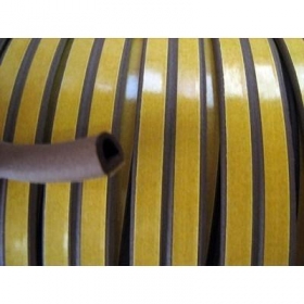 Szigetelő gumis D profil 6 méter/tekercs barna